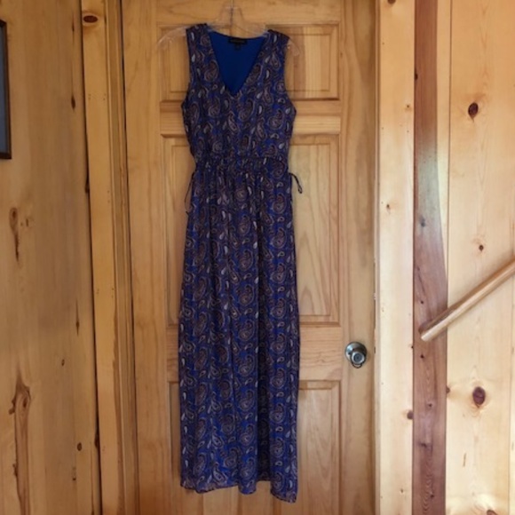 Banana Republic Dresses & Skirts - Lined Paisley Maxi Dress